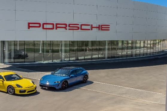 Photo of the outside of the Porsche Centre Edmonton dealership