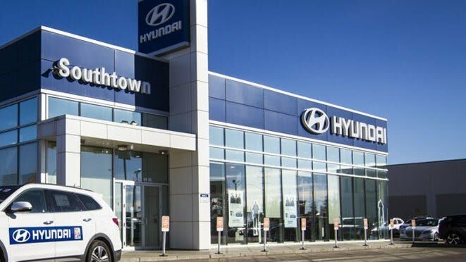 Photo of the outside of the Southtown Hyundai dealership