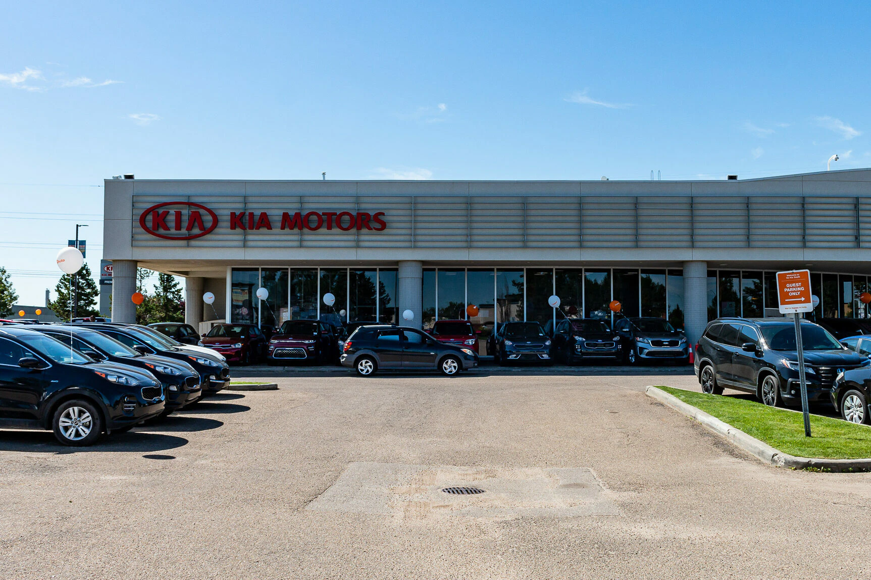 Photo of the outside of the Go Kia South dealership