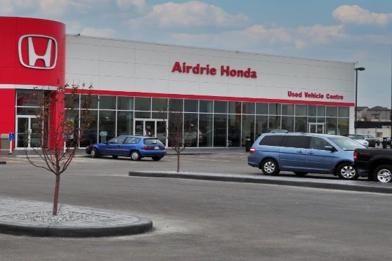 Photo of the outside of the Airdrie Honda dealership