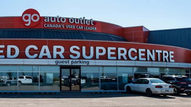 Photo of the outside of the Go Auto Outlet South dealership