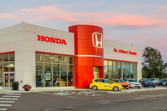 Photo of the outside of the St. Albert Honda dealership