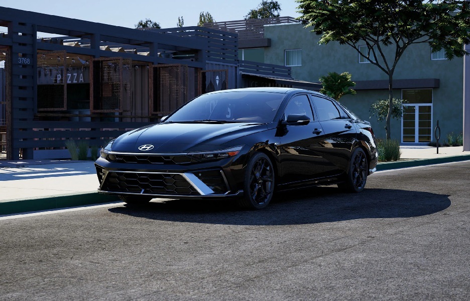2025 Black hyundai Elantra