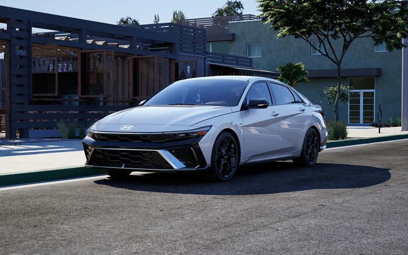 2026 White Hyundai Elantra