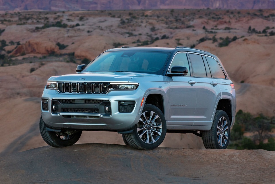 2025 Grey Jeep Grand Cherokee