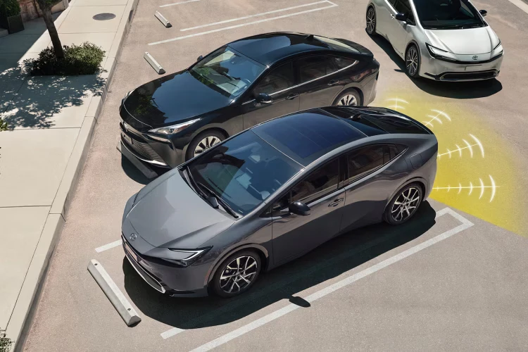 Toyota on the Trail - 2026 Prius Plug-In Hybrid safety graphic advanced park