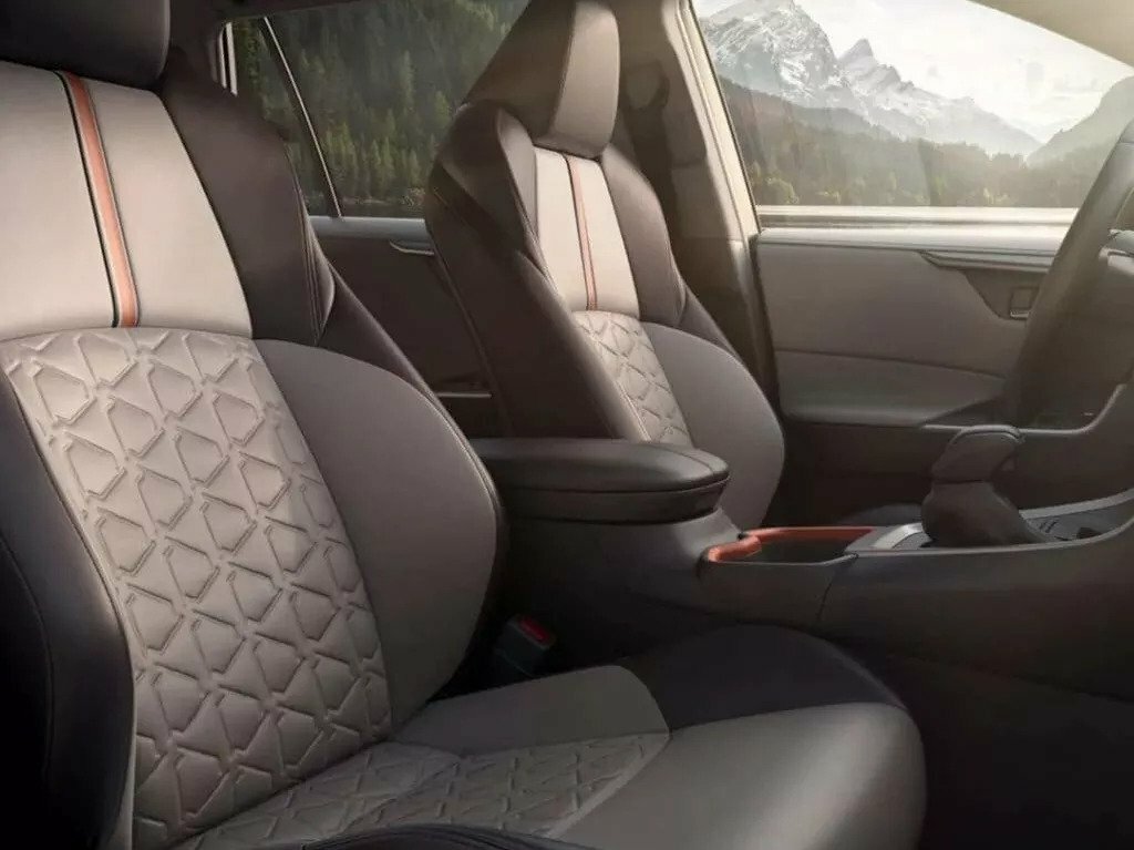 Toyota RAV4 Hybrid front seats